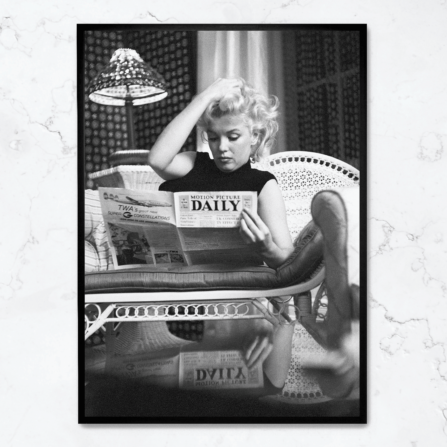 Marilyn Monroe Reading