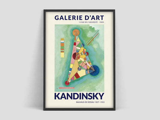 Wassily Kandinsky - Colorido en el triángulo